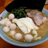 「ラーメン（中）＋うずら味玉」@ラーメン くじら家の写真