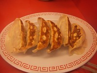 「餃子280円(クーポンで無料)」@ラーメン魁力屋 船橋成田街道店の写真