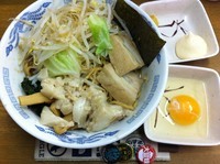 「油そば(野菜多め、脂ブロック、味濃いめ)+生卵+カラシマヨ」@麺処 鳥天狗の写真