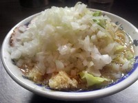 「小ラーメン+たまねぎ（麺少なめ、にんにく増し）650+70円」@らーめん大 蒲田店の写真