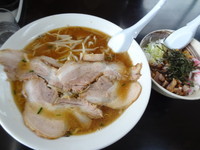 「もやしみそ(半面盛)+まぜ飯」@食堂 はせ川の写真