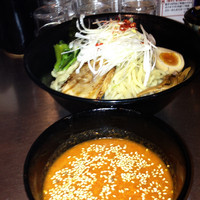 「（夏期限定）冷やし辛つけめん中盛¥850＋ライス¥100」@龍が如しの写真