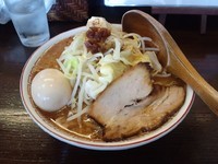 「黒郎+味玉」@New old style ゆいが NOS高田店の写真