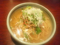 「蒸し鶏のピリ辛メン 750円」@知味笑龍 深澤ラーメンの写真