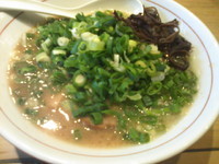 「らーめん（醤油）＋肉＋青葱」@博多らーめん 虎の写真