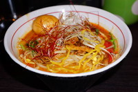 「タンタン麺＋炭焼き卵」@麺処 ほん田 nijiの写真