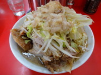 「ぶた入りラーメン 　750円（ニンニク、ヤサイ、アブラ）」@ラーメン二郎 松戸駅前店の写真