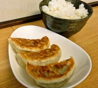 「ラーメン(塩)・ギョウザ・半ライスセット(850円)」@麺屋 たかみの写真