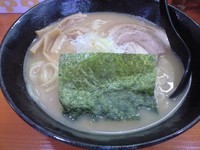 「豚骨魚介ラーメン（中盛）」@らーめん 雲の写真