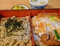 「カツ丼とそば(850円)」@一扇の写真