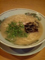 「博多とんこつラーメン６００円（バリカタ）＋替玉✕２」@陣屋の写真