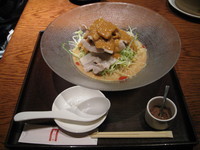 「三元豚の豚しゃぶごま冷麺 四川山椒と共に:1200円」@過門香 上野バンブーガーデン店の写真