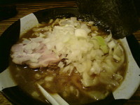 「煮干らーめん＋タマネギ増し」@すごい煮干ラーメン凪 新宿ゴールデン街店 本館の写真