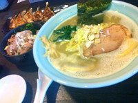 「ガラ炊き白湯＋小丼＋粗挽き餃子」@いち〇の写真