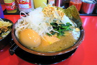 「ラーメン並６４０円＋玉ねぎ６０円味玉６０円＋まぶし丼１３０円」@環2家の写真