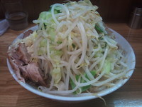 「小ラーメン（ヤサイ＋ニンニク）￥650」@ラーメン二郎 赤羽店の写真