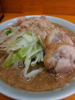 「ラーメン、麺少なめ、アブラ」@ラーメン二郎 新橋店の写真