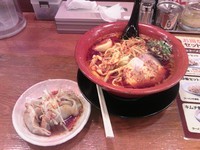 「激辛蒙古醤味噌豚骨麺990円ゆで餃子5個セット150円」@麺家 くさび 郡山本店の写真