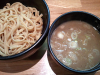 「つけ麺(小)(750円)」@づゅる麺 豚あじ 恵比寿神社前の写真