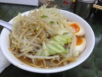 「ぎ朗・野菜増し・ニンニク少なめ＋味玉（￥750＋￥100）」@らーめん ぎょうてん屋 海老名店の写真