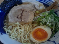 「中華そば＋チャータマ丼（７４０円＋３６０円）」@自家製麺 琥珀の写真