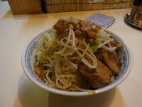 「ブタメン (大) 豚マシ 900円　ヤサイ アブラ」@恵比寿ブタメンの写真