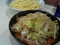 「【夏季限定】もり担担（中）810円（麺硬め）＋野菜120円」@所沢大勝軒の写真