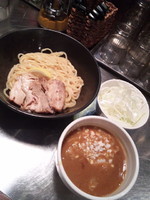 「トロフルつけめん（あつもり）」@池麺 KINGKONGの写真