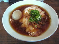「醤油拉麺（大盛）+チャーシュー+半熟煮玉子」@創作麺工房 鳴龍の写真