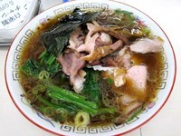 「青島ラーメン700円＋チャーシューほうれん草各50円増し」@青島食堂 秋葉原店の写真