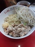 「汁なし（塩）700円　＜裏メニュー＞」@らーめん こじろう526 神田小川町店の写真