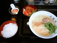 「香る塩ラーメン+から揚げ単品+卵かけご飯」@らーめん山猫亭の写真