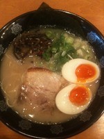 「味玉とんこつラーメン」@とんこつらーめん俺式 日本橋店の写真