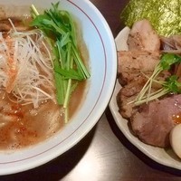 「豚骨魚介特選ラーメン（大人の炭火味玉トッピング）」@麺処 ほん田 nijiの写真