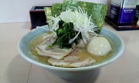 「ラーメン固め＋全部のせ」@真鍋家の写真