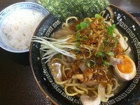 「【限定】肉野菜ピリ辛混ぜそば＋ご飯付 ￥780」@煮干 丸めの写真