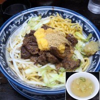 「【期間限定】牛すじ辛味おろしぶっかけ」@らーめんしょっぷ中吉 綾瀬店の写真