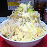 「ラーメン（ニンニク・ヤサイ）＋ダブルチーズ」@用心棒の写真