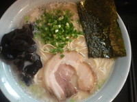 「長浜ラーメン（かため）」@横浜ラーメン あづま家の写真