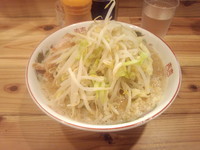 「小ラーメン　ニンニク入り」@ラーメン神豚 関東学院前店の写真