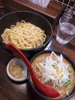 「辛味噌つけ麺（あつもり・野菜マシ・ニンニク）」@麺処 花田 池袋店の写真