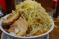 「豚入り味噌ラーメン (太麺、野菜増し）」@ラーメン麺徳 東上野店の写真