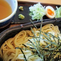 「ざる琥珀（夏季限定）　700円」@自家製麺 琥珀の写真