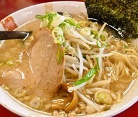 「濃旨豚骨＋餃子(650円＋300円)」@赤門の写真