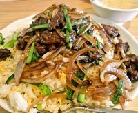 「牛肉炒飯(牛ステーキたっぷり入りのチャーハン)924円」@元祥の写真