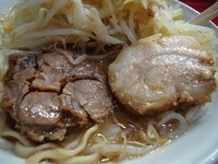「小ラーメン(ニンニク少し)スネ肉に変更650円」@麺屋 桐龍の写真
