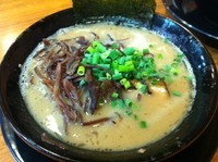 「らーめん（６５０円）＋替え玉（１００円）」@博多長浜らーめん ぼたんの写真