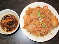 「肉盛りつけ麺並780円＋肉増し250円＋無料味玉」@魁 肉盛りつけ麺 六代目けいすけの写真