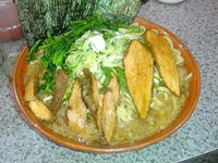 「ラーメン650円　大盛50円　ビール300円　ネギマシ無料」@熟成鶏醤油らーめん 上弦の月の写真