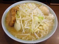 「ラーメン（700円）＋味付たまご（100円）ヤサイニンニク」@ラーメン二郎 池袋東口店の写真